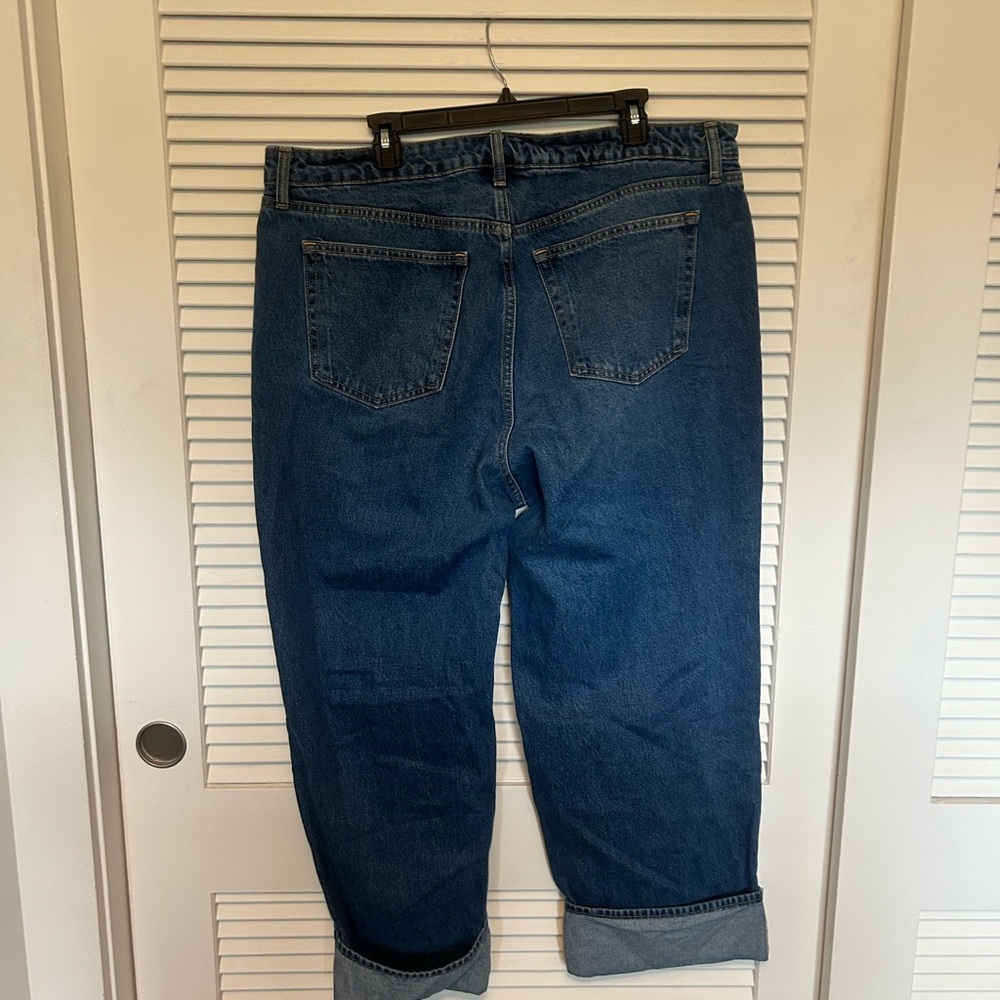 Universal Thread Mid Rise 90’s cuffed Jeans - Picture 4 of 4